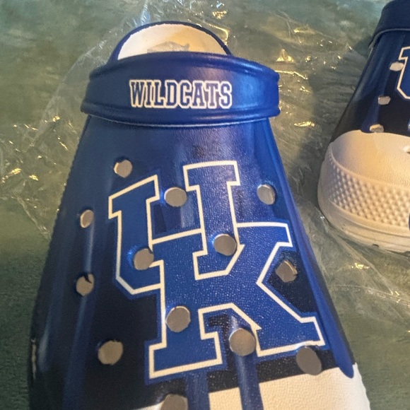 UK croc like shoes. Size 42. Kentucky Blue and White. - Picture 6 of 6